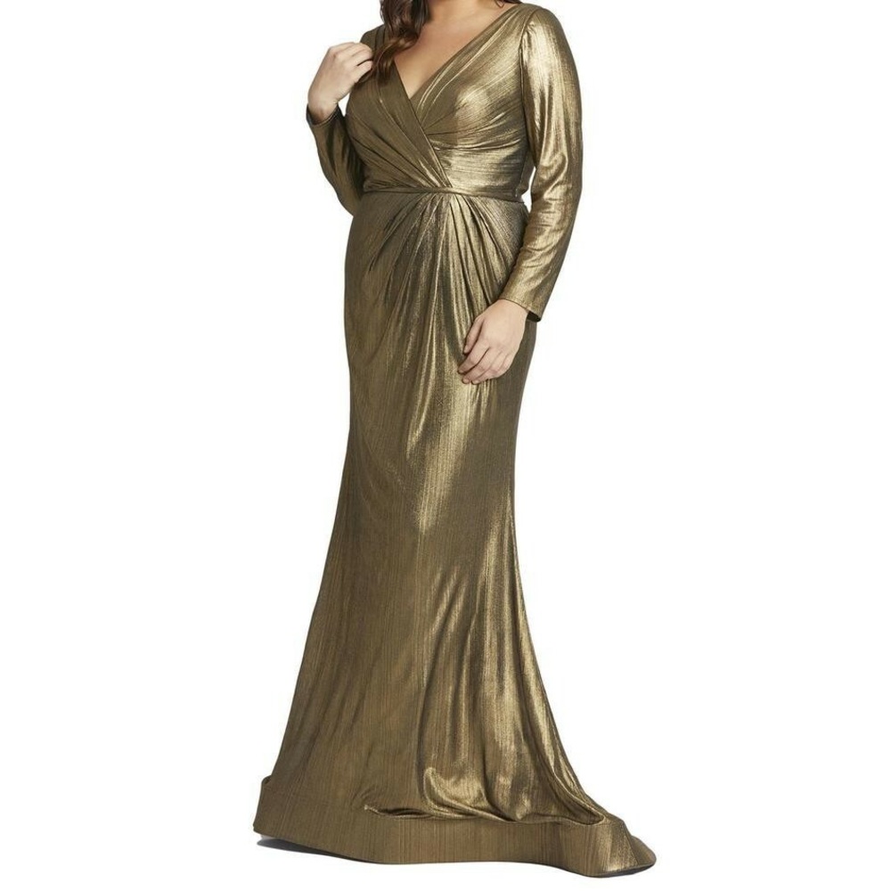 Mac Duggal Elegant Gold Metallic Gown Size 3XL